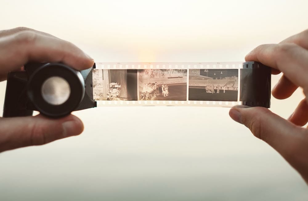 Filme foto vechi: de ce merită scanate și digitalizate înainte să se degradeze